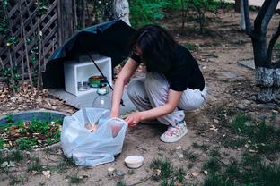 爱憎分明！意大利国家队在米兰基地集训，托纳利受欢迎，多纳鲁马遭抵制